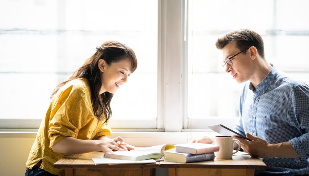 英語を勉強する人と教える人