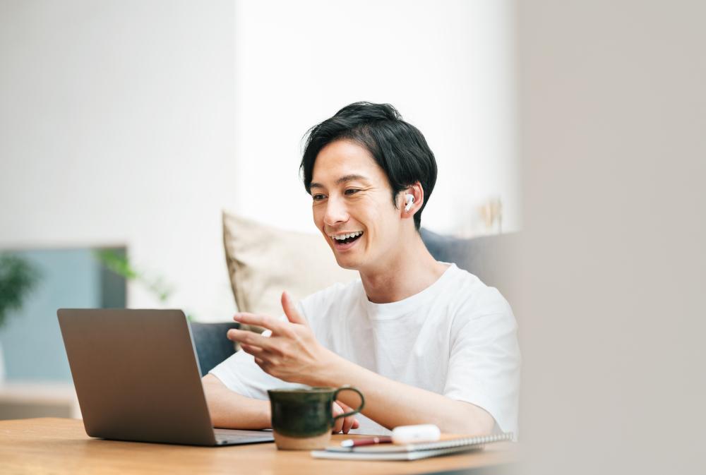 オンライン英会話をする人