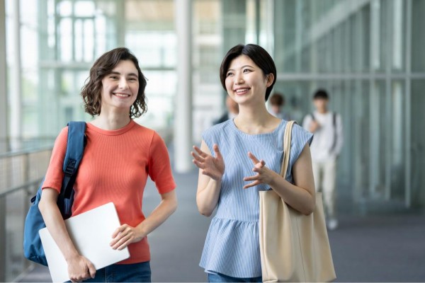 日本人でもバイリンガルになれる！メリットや英語学習のコツとは？サムネイル